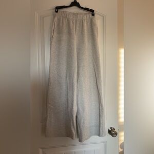 XS Hollister wide leg sweatpants.
